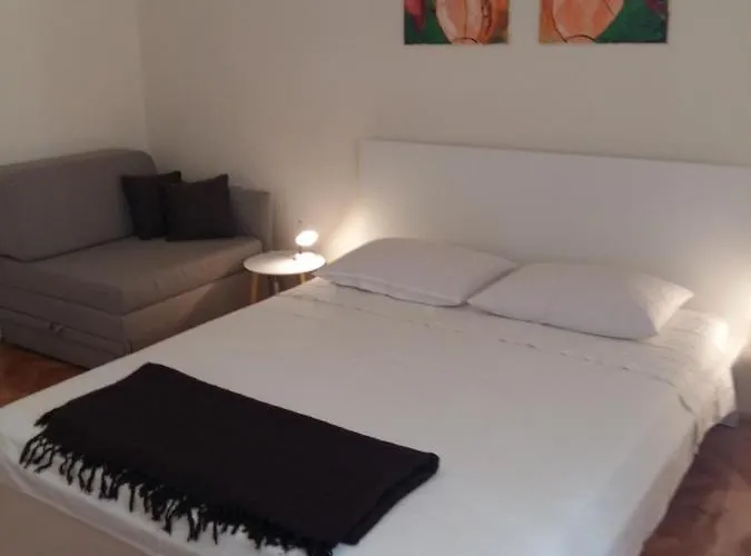 Spacious Near W Private Bathroom 트로기르