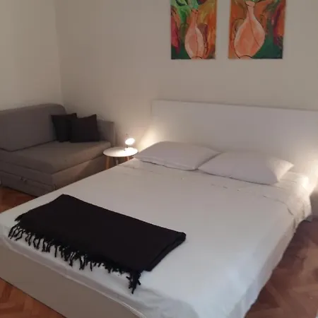 Spacious Near W Private Bathroom Trogir